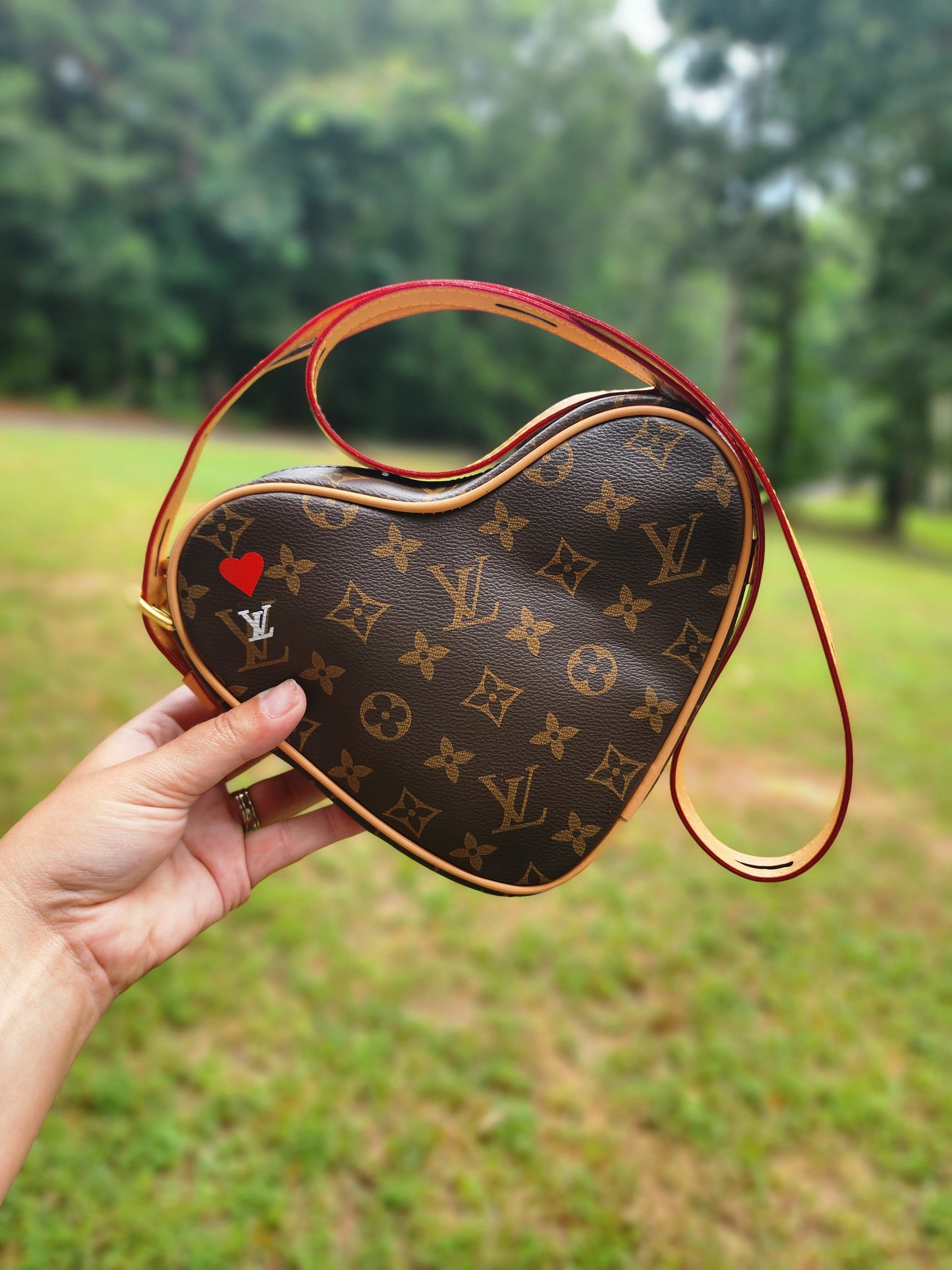 Bougie Hand Bag ( PREORDER ITEMS PLEASE READ DESCRIPTION CAREFULLY )