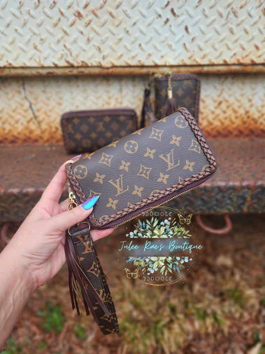 Bougie Girl Wallet Please read description carefully