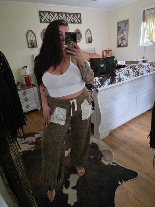 Cheetah Lace Pockets Relaxed Fit Jogger Pants