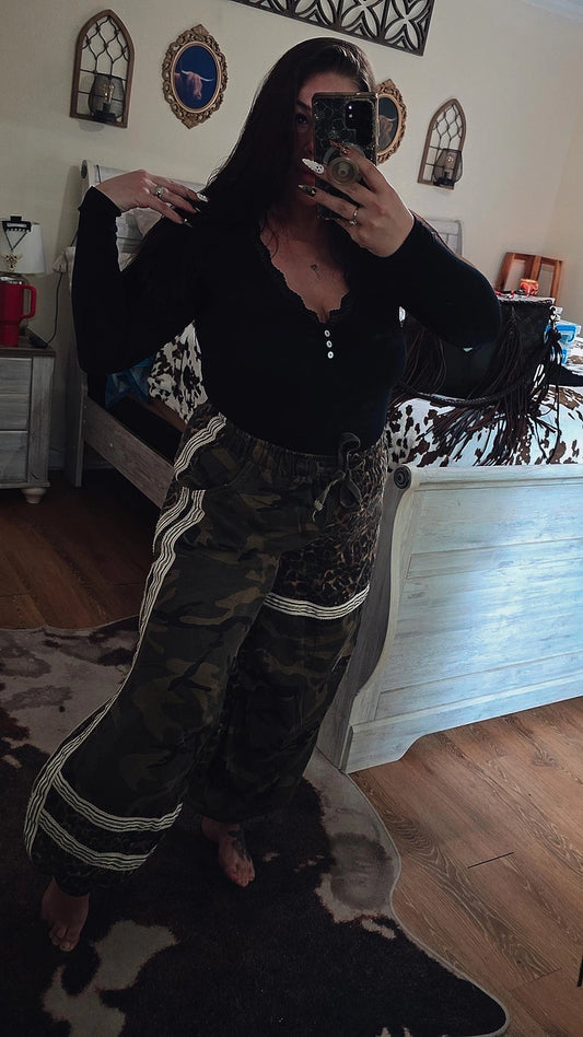 Printed Woven Contrast Band Trim Jogger Pants